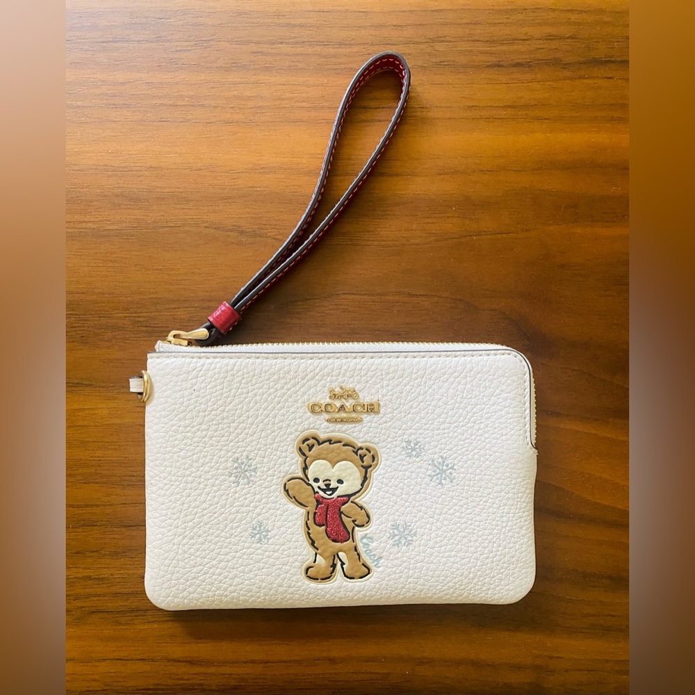 Coach Leather Wristlet/wallet With Bear Print And Horse And Carriage Logo White